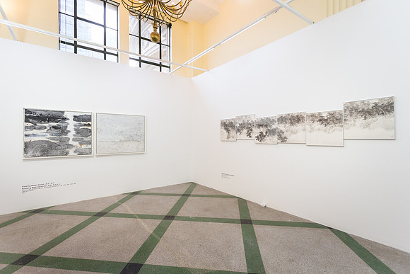 Leo Gallery